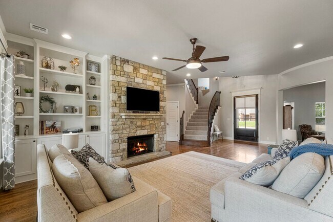 Foto del edificio - Beautiful Executive Home For Lease in the ...