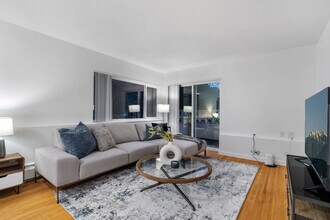 Building Photo - 1550 W 11th Ave