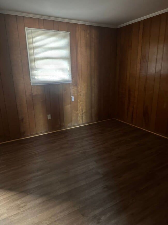 Foto del edificio - 1124 Erskine Rd