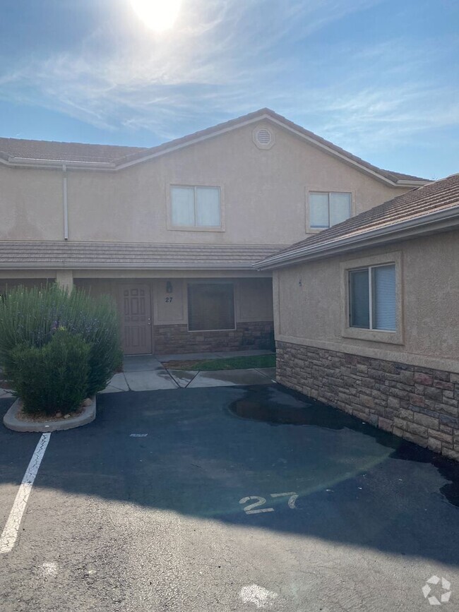 Building Photo - 1167 E 400 S