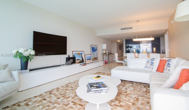 Foto del edificio - 17001 Collins Ave
