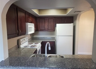 Building Photo - 111 Bass Dr