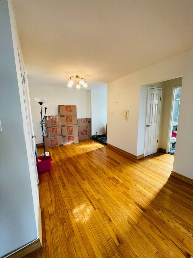 Foto del edificio - 2035 E 7th St