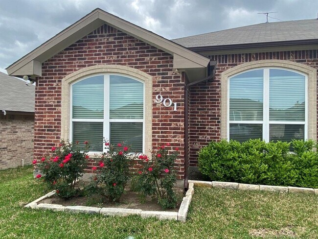 Foto del edificio - 901 Kacie Dr