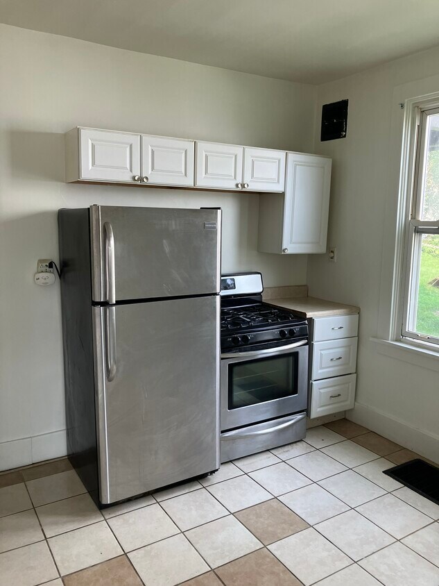 724 5th Ave Unit 724 5th Ave, Coraopolis, PA 15108 Apartments in