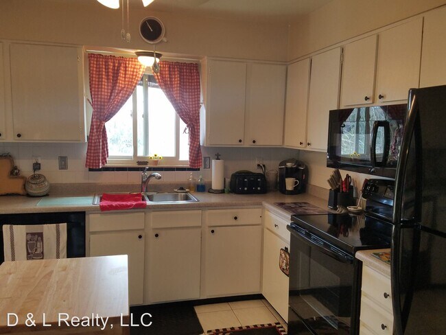 Foto del edificio - 4 br, 2 bath House - 3350 Mira Loma Court