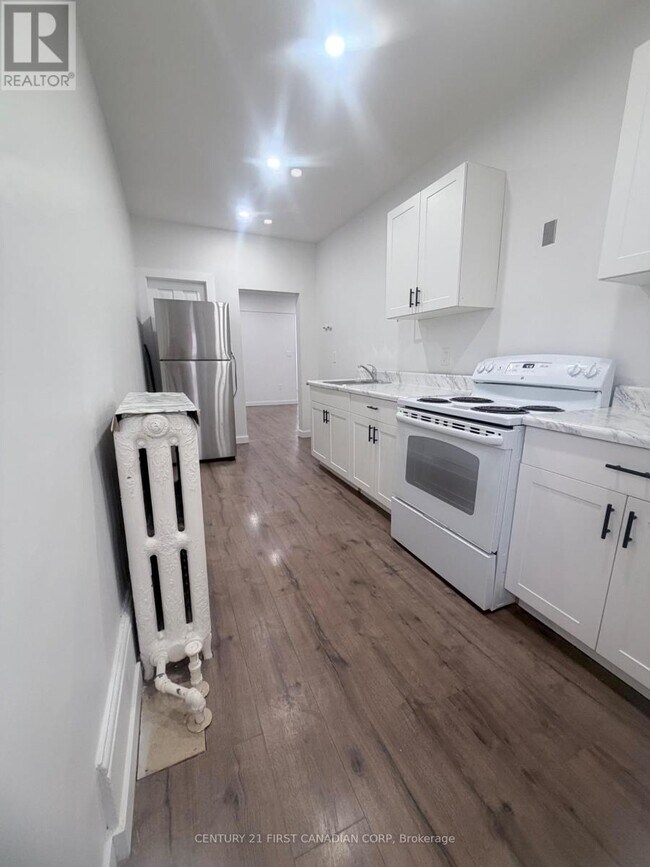 Photo du bâtiment - 411 Main St S