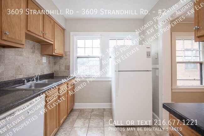 Building Photo - Why not live in Shaker !!
