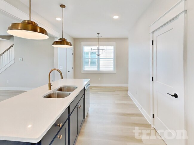 Building Photo - 167 Oasis Dr