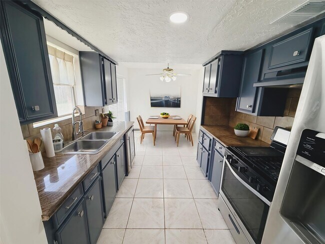 Foto del edificio - 9231 Friendship Rd