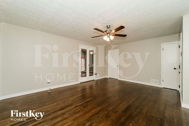 Foto del edificio - 2625 Sherwood Dr
