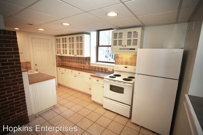 Building Photo - 438 State Street