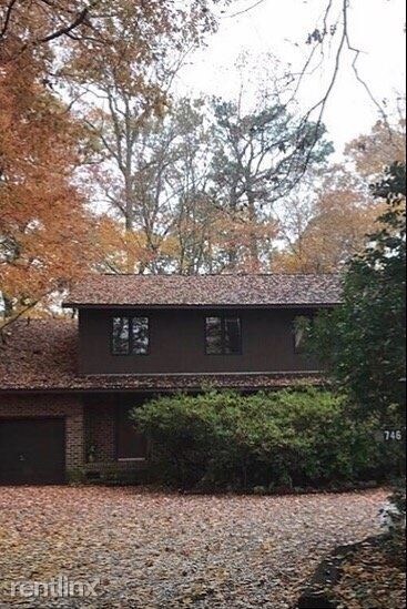 Building Photo - 746 Old Oyster Point Rd