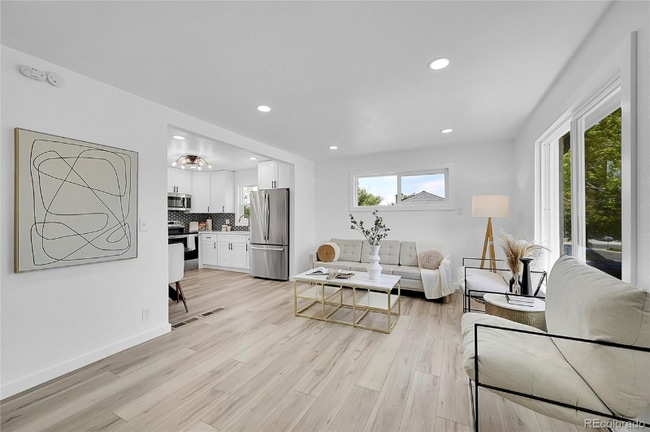 Building Photo - 461 W 71st Ave