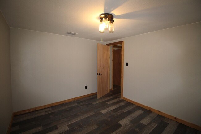 Building Photo - 10266 Co Rd 1200