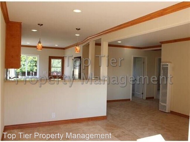 Foto del edificio - 3 br, 2 bath House - 4676 Newport Avenue