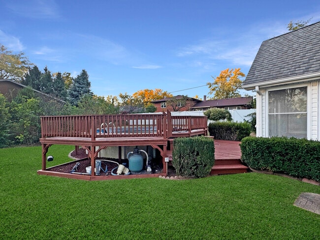 Building Photo - 1105 Summit Dr