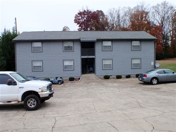 Building Photo - 4343 Oakwood Rd
