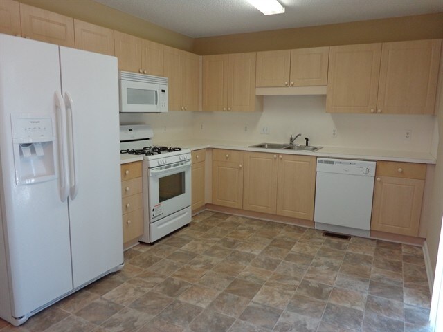 Building Photo - 5967 Graywood Cir SE