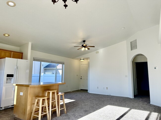 Building Photo - 10113 W Barberry Ave