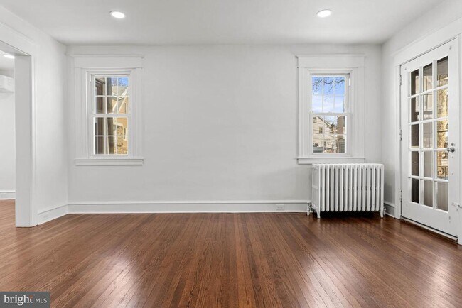 Building Photo - 137 Kenilworth Rd