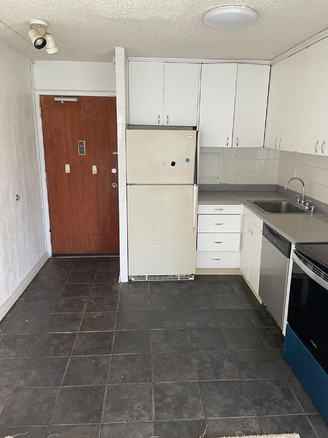 Clean 1 Bdrm, Central AC, ALL utilities included! - Clean 1 Bdrm, Central AC, ALL utilities included! Apartment