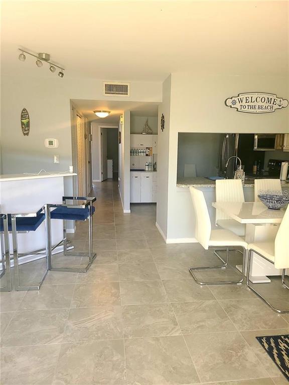 Foto del edificio - 106 1st St E