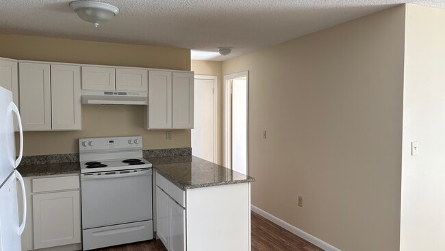 Building Photo - 2310 Harbor View Dr