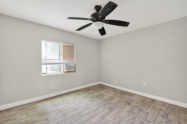 Foto del edificio - 6832 Avenue I