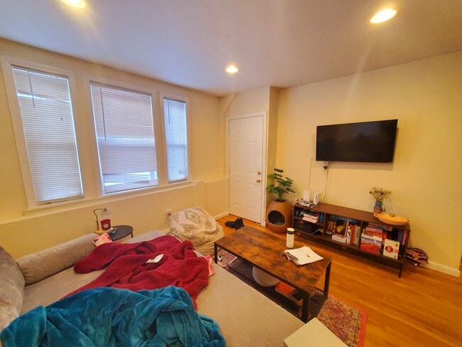 Photo - 20 Magoun St Apartment