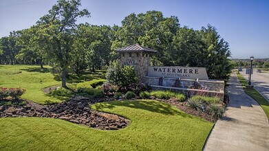 Building Photo - 301 Watermere Dr