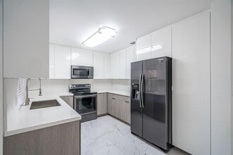 Building Photo - 5536 Eton Ct