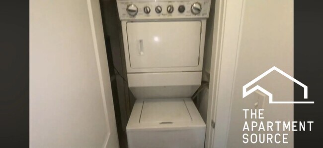 Building Photo - 2536 W Fitch Ave