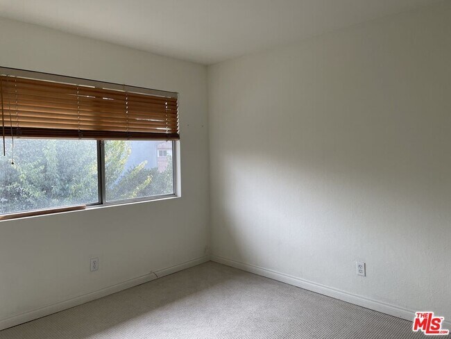 Building Photo - 11000 Woodruff Ave