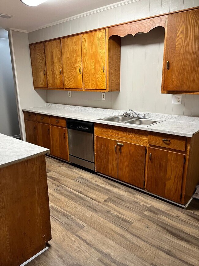 Foto del edificio - 3 Bedroom 1.5 Bath House in PG School Dist...