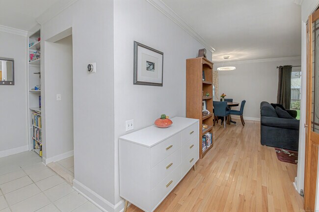 Foto del edificio - 53 Lawson Ln