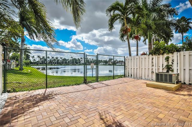 Building Photo - 15870 SW 69th Ln