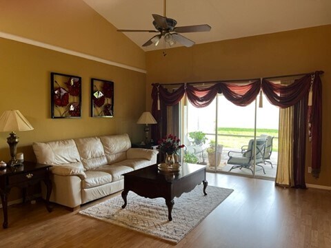 Foto del edificio - 6123 Thresher Dr