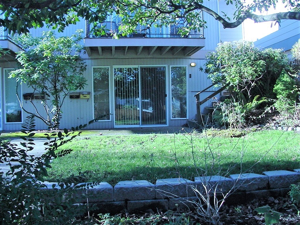 3429 21st Ave W Unit B, Seattle, WA 98199 Condo for Rent in Seattle