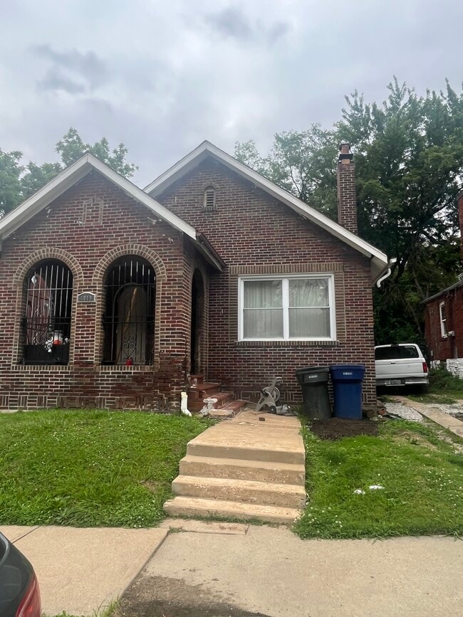 Building Photo - 4049 Darby St