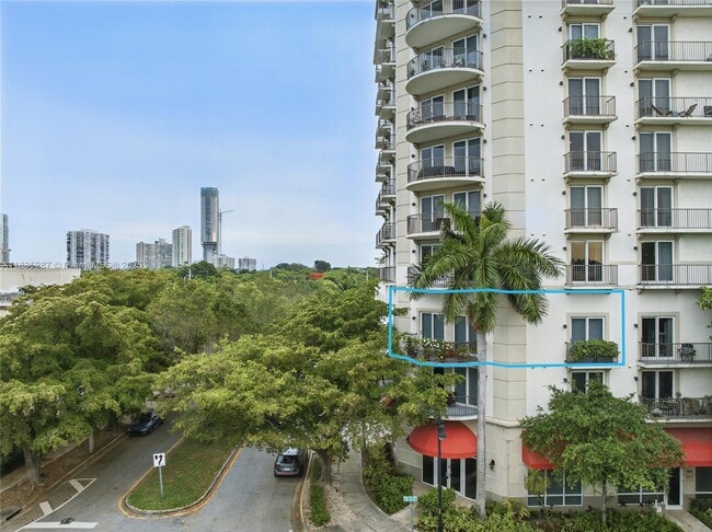 Building Photo - 2701 SW 3rd Ave