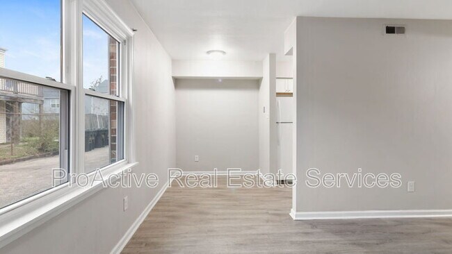 Building Photo - 540 Ashlawn Dr