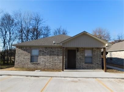 Primary Photo - 5001 Henderson St