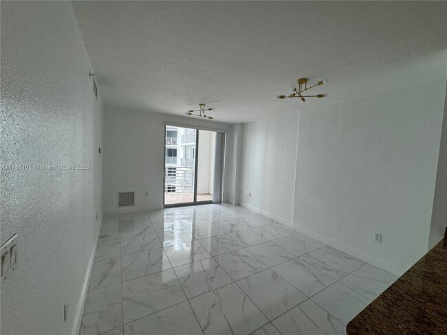 Building Photo - 1830 Radius Dr