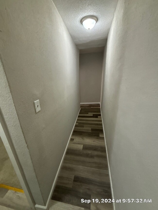 Foto del edificio - Updated 3 Bedroom 2 Bath Unit Available fo...