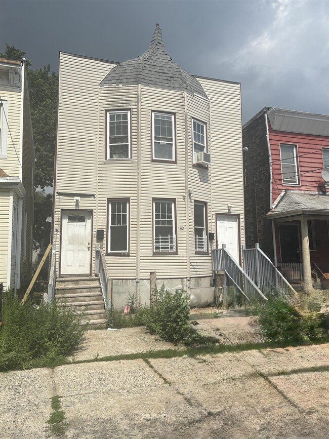 Building Photo - 180 Bayview Ave