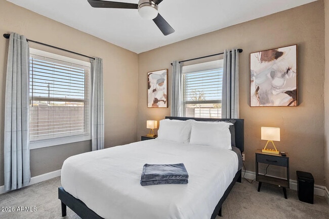 Building Photo - 1632 E Adams St