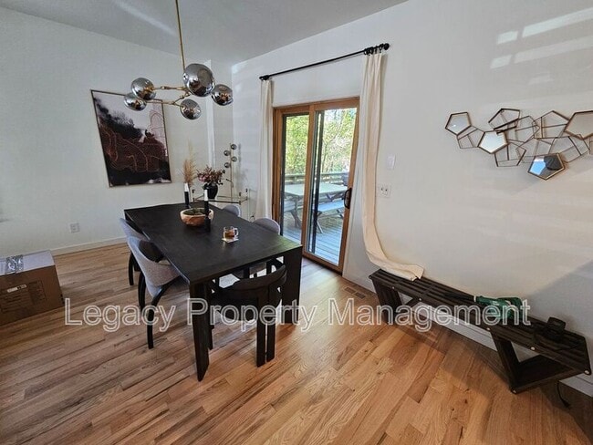 Foto del edificio - 1211 Gilbert St