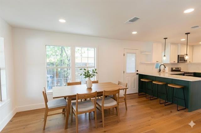 Foto del edificio - 1122 Newport Ave