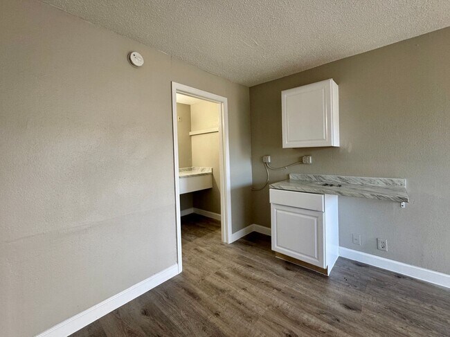 Foto del edificio - Newly renovated Studio apartment - Water, ...